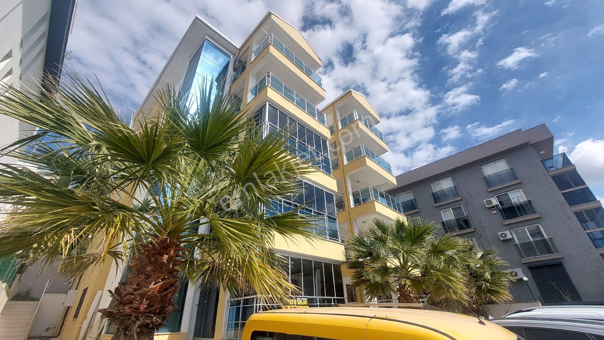 Kuşadası İkiçeşmelik Mahallesi Garaj Arkasında Satılık 3+1 150 M2 Giriş Kat Daire. - Görsel 3