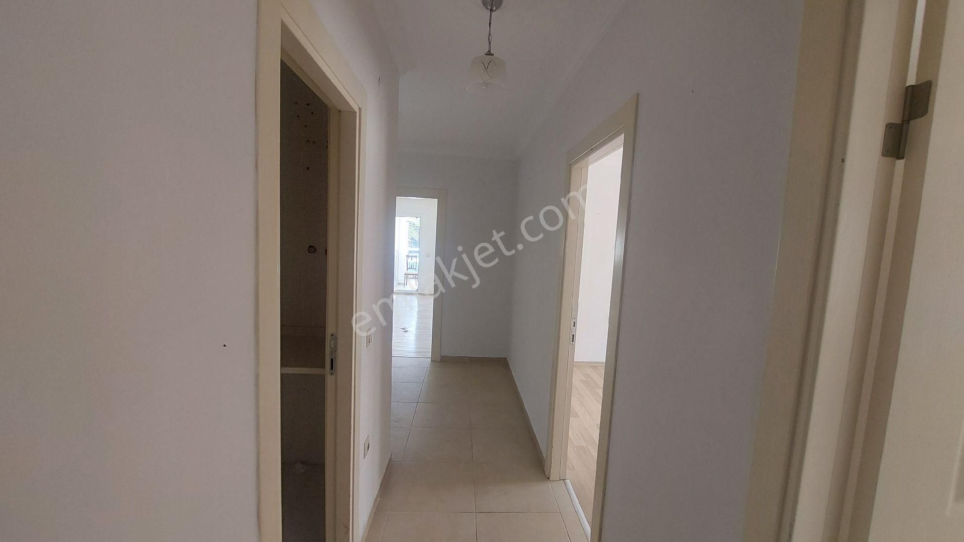 Kuşadası İkiçeşmelik Mahallesi Garaj Arkasında Satılık 3+1 150 M2 Giriş Kat Daire. - Görsel 20