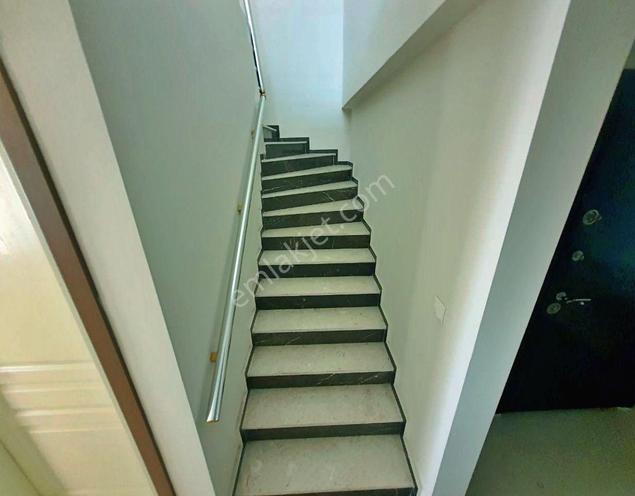 Uytundan Edremit Akçay Altınkumda Denize 900 Metre 4+1 Dubleks - Görsel 16