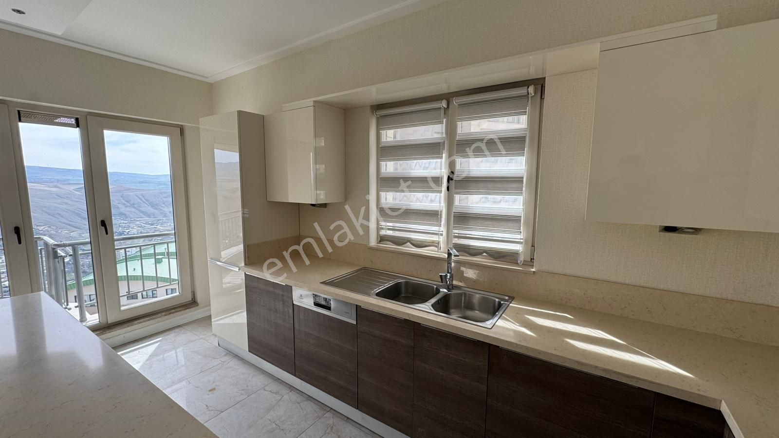 Sinpaş Altınoran Panorama Evleri'nde 'boş' Vadi Manzaralı 4,5+1 - Görsel 20