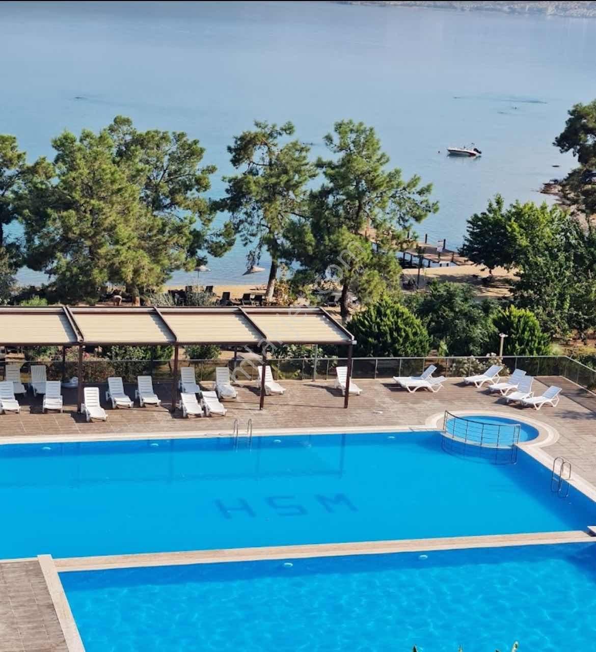 Emsalsiz Mevkisinde Satılık Ön Cephe Köşe Tek Daire