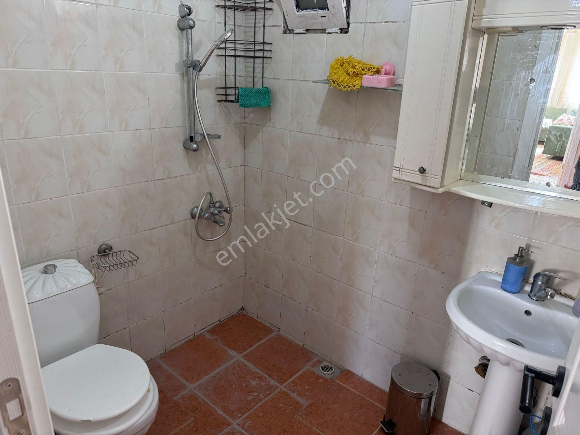 Remax Area Merkezi Konumda Satılık Eşyalı Arakat 2+1 Daire - Görsel 12