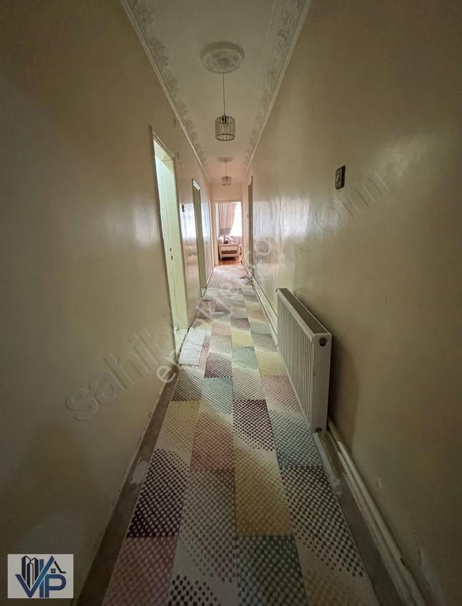 Bafra Vip Gayrimenkul'den Gençlik Caddesinde Satılık 4+1 Daire - Görsel 3