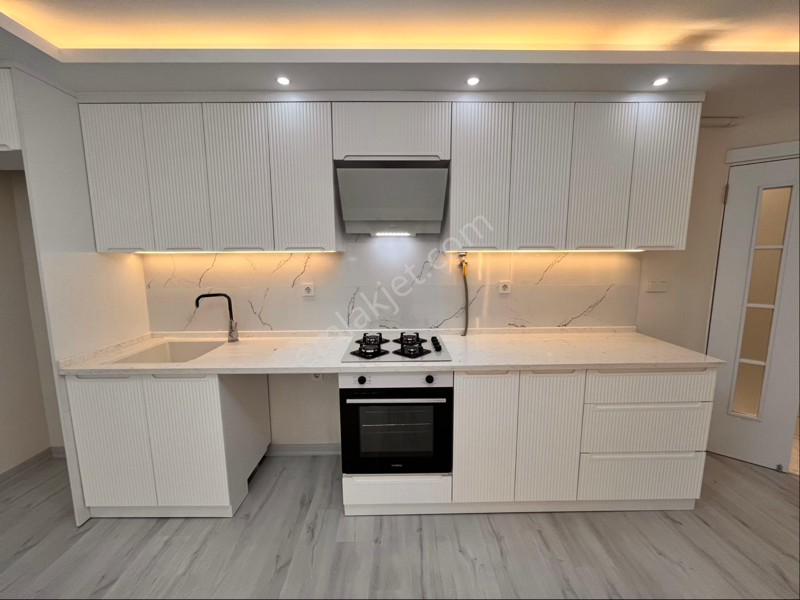 İnönü Cadde Üzeri 3+1 130m2 Yüksek Giriş Lüks Dekorlu Otparklı Daire - Görsel 11