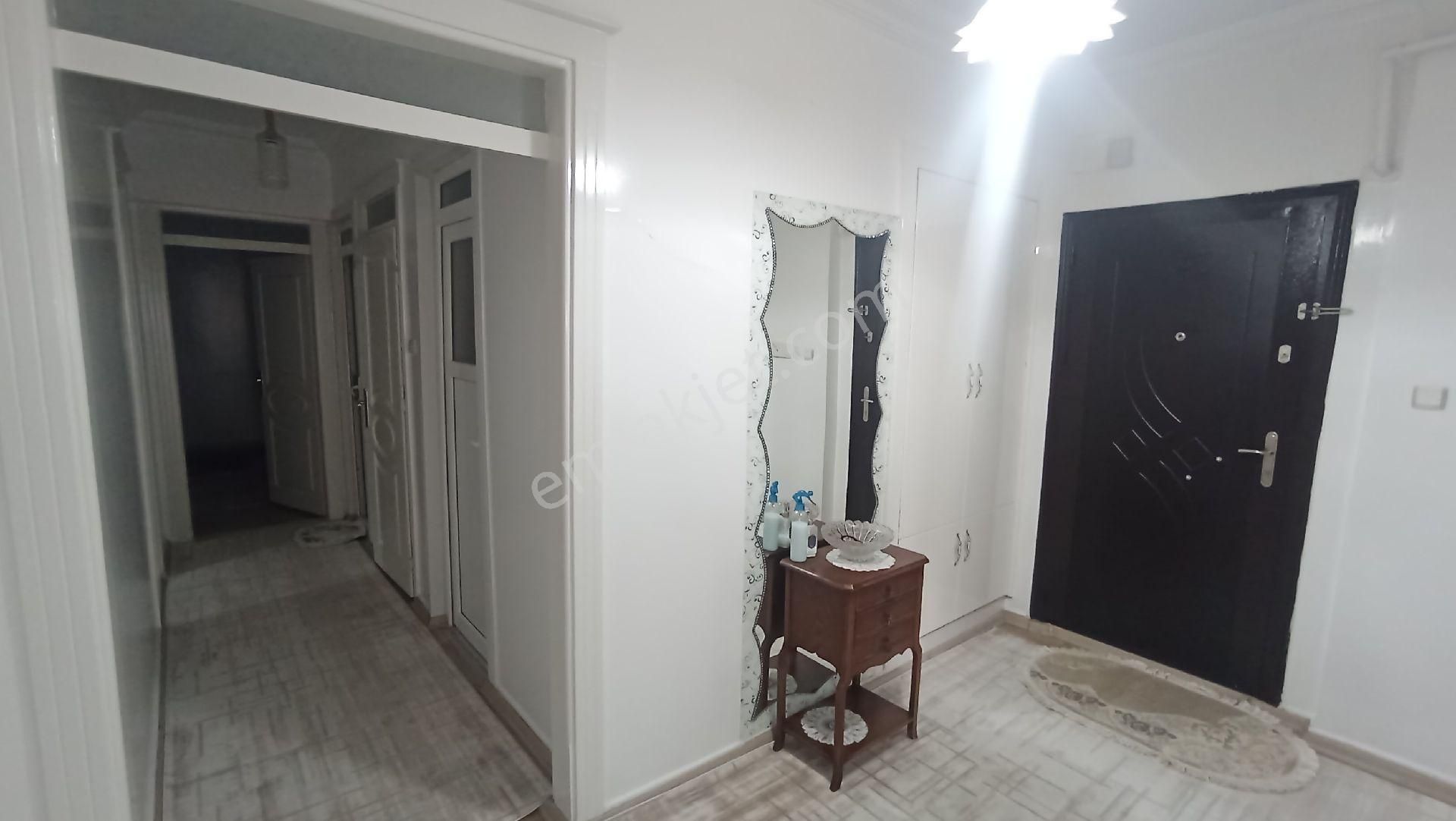 Deniz Mahlesinde Kat Mülküyetli Hasarsız Site İci 3+1 Birinci Kat - Görsel 16