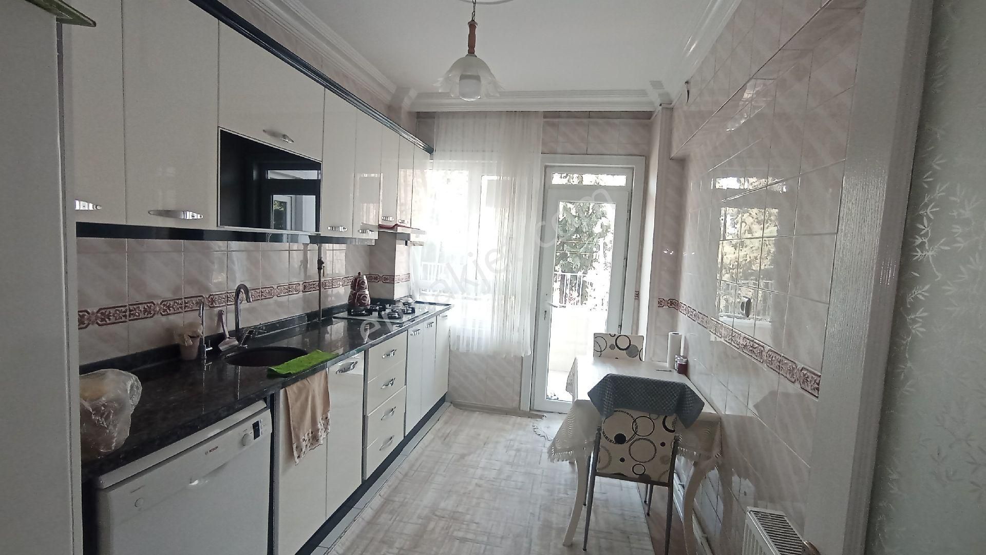 Deniz Mahlesinde Kat Mülküyetli Hasarsız Site İci 3+1 Birinci Kat - Görsel 15