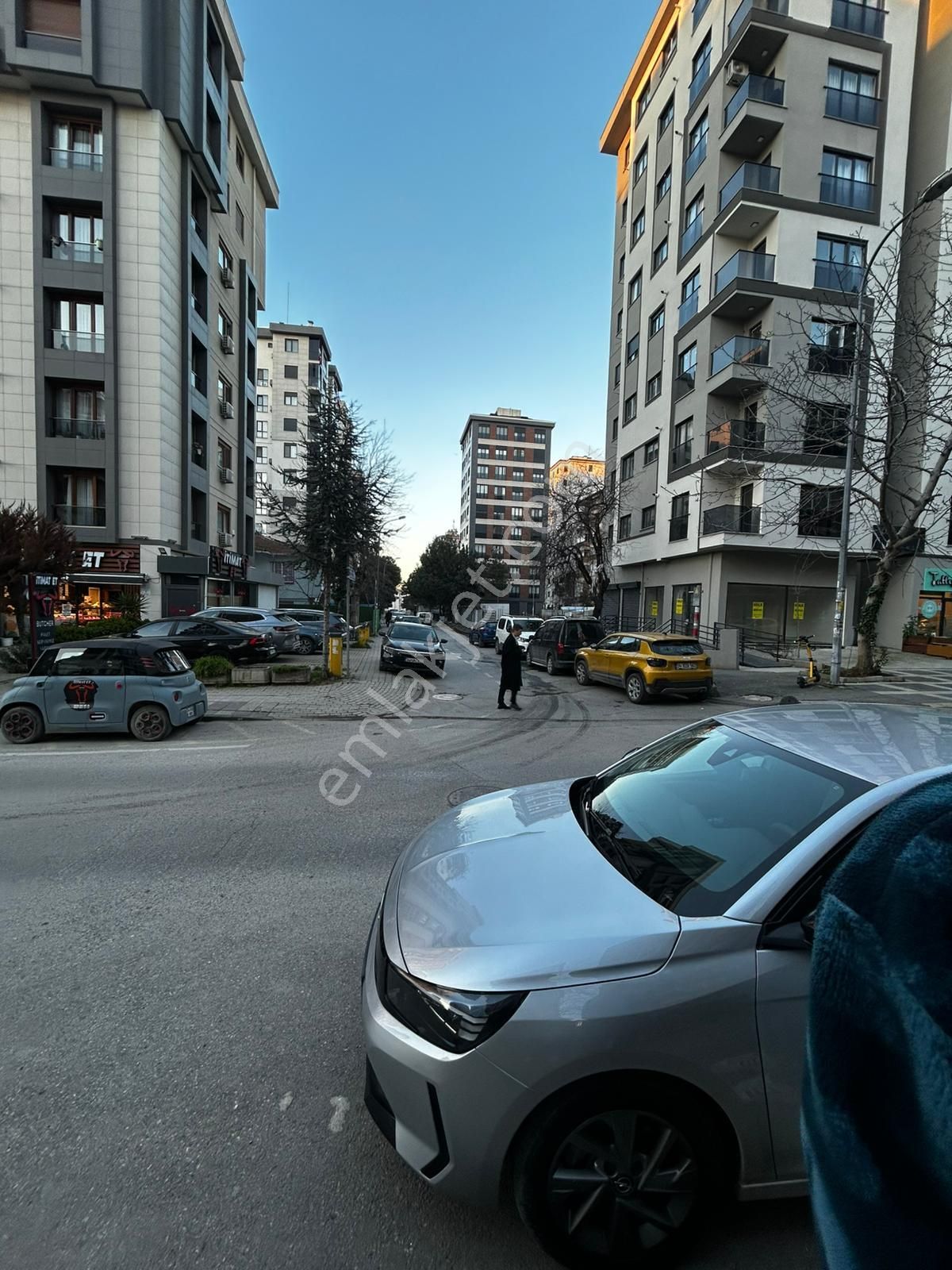 Burç Emlak'tan Göztepe Merdivenköy Yolunda 20 M2 Dükkan - Görsel 5