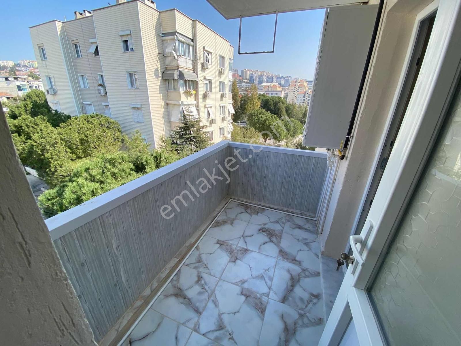 Buca Cumhuriyet Mahallesinde Kiralık 2+1 Doğalgazlı Arakat Ev - Görsel 2