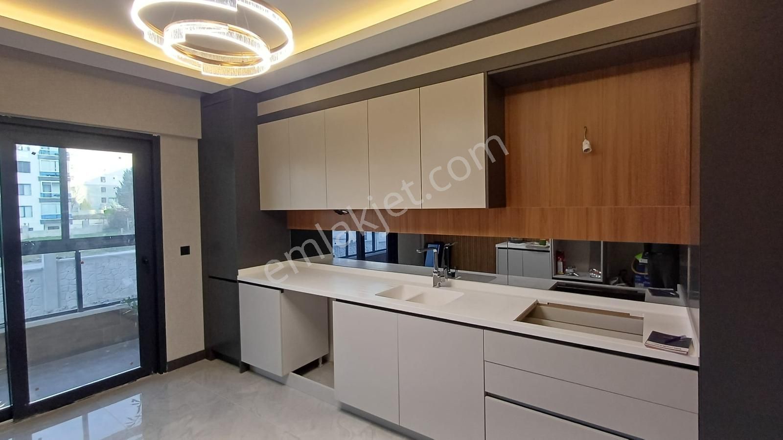 Bağlıca'nın Merkezinde Yüksek Standartlı Lüks 2+1 - Görsel 28