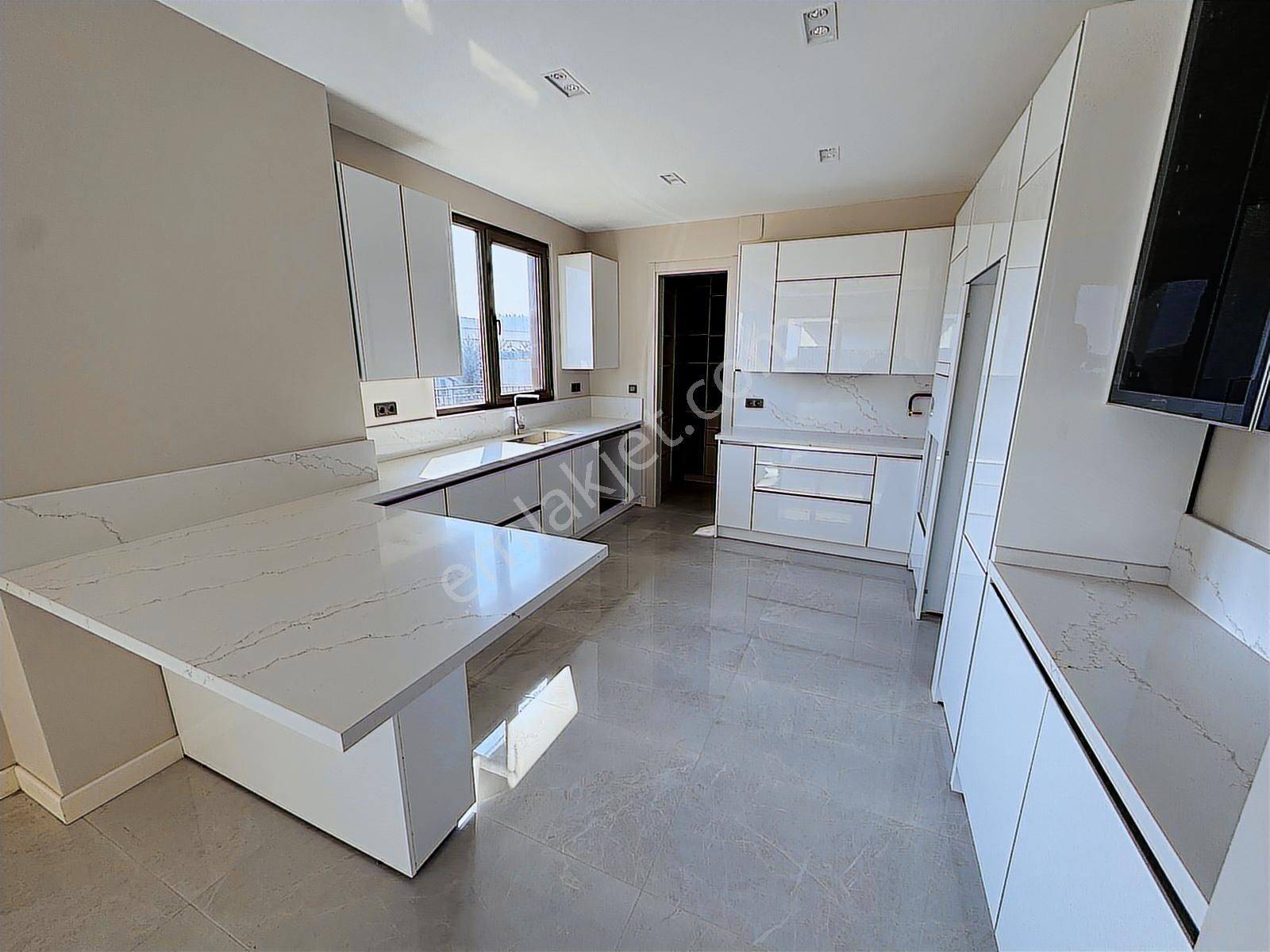 Serdivan Adatıp Arkasında Tripleks Lüks 5+1 Satılık Villa - Görsel 22