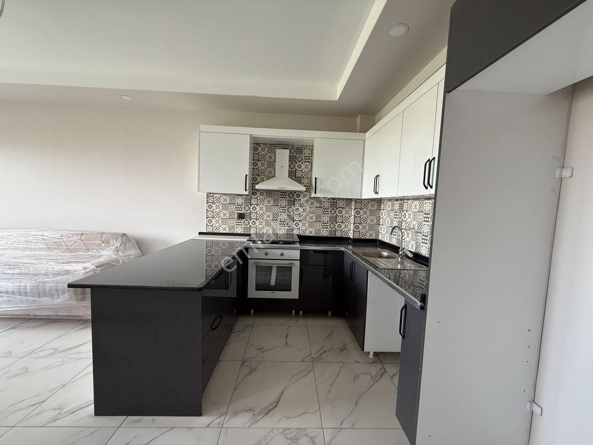 Thor'dan Kiralık Kargıpınarı Liparis Kremlinde Eşyalı 1+1 Daire - Görsel 10