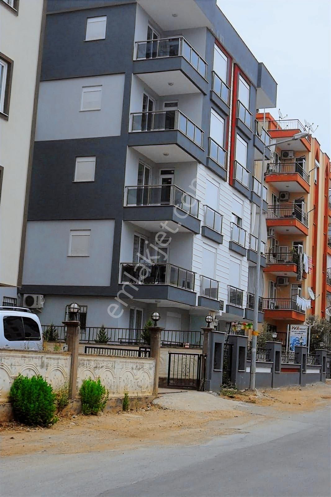 Muratpaşa Kızıltoprak'ta Masrafsız Ve Bakımlı 3+1 Satılık Daire