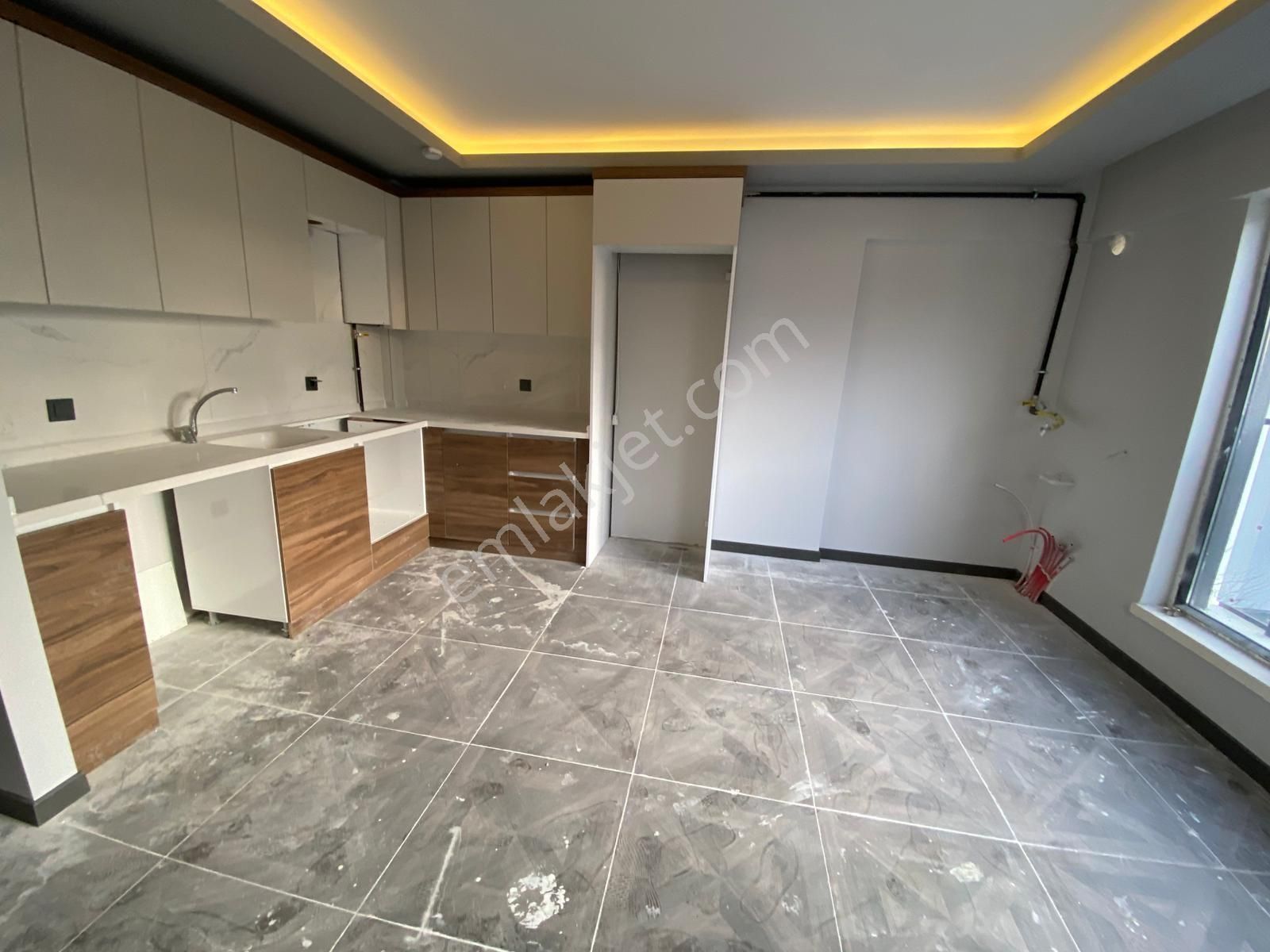 Dumlupınar Mahallesin'de Ara Katta Cadde Üzeri Satılık Daire - Görsel 5