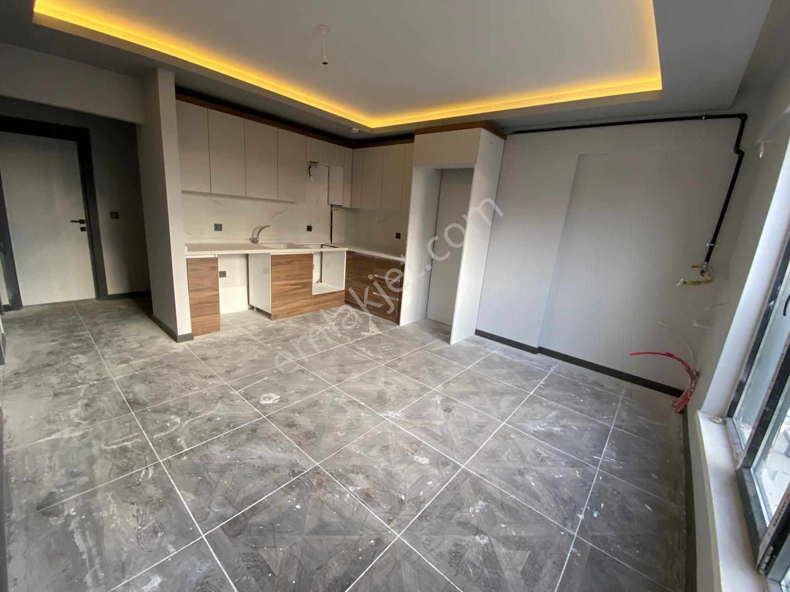 Dumlupınar Mahallesin'de Ara Katta Cadde Üzeri Satılık Daire - Görsel 11