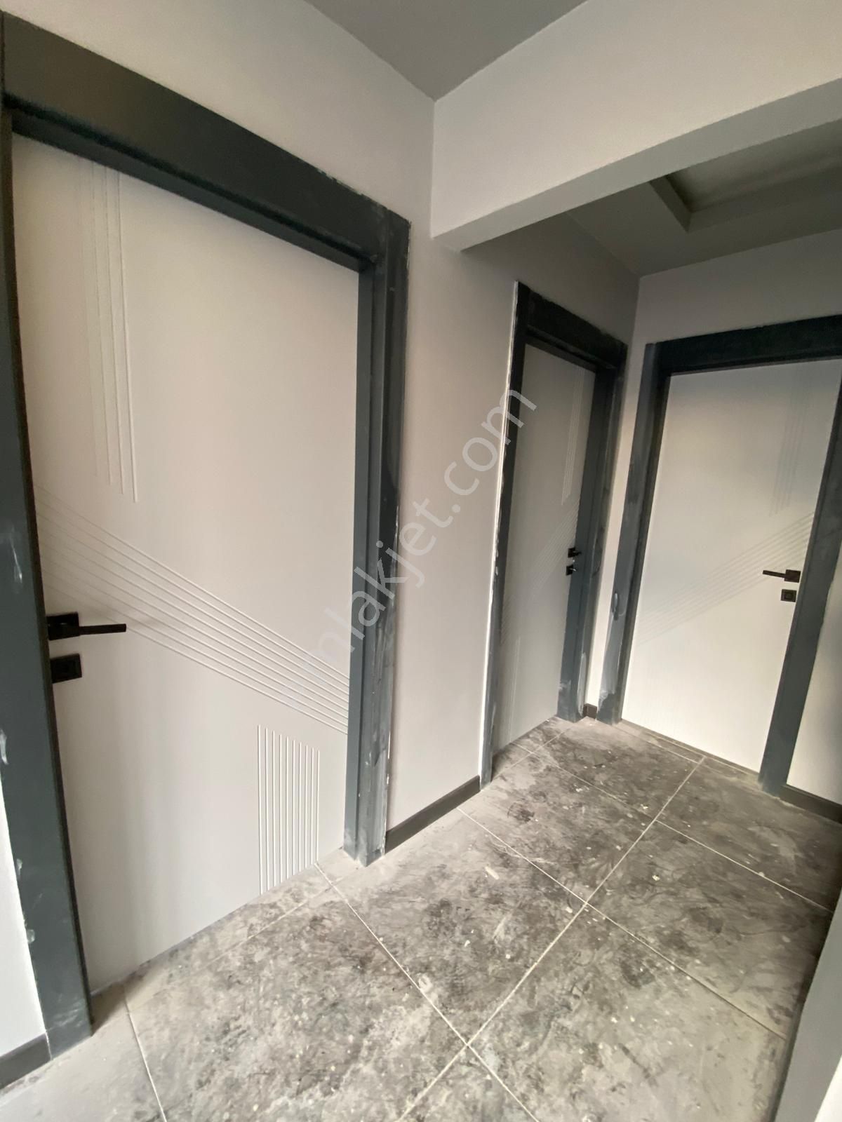 Dumlupınar Mahallesin'de Ara Katta Cadde Üzeri Satılık Daire - Görsel 2