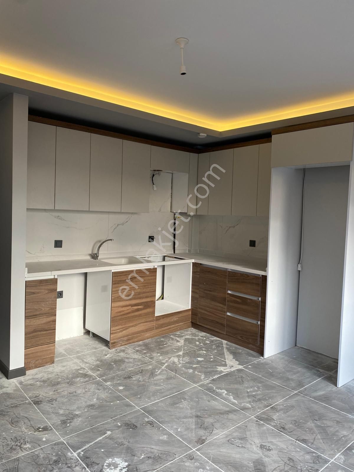 Dumlupınar Mahallesin'de Ara Katta Cadde Üzeri Satılık Daire - Görsel 26