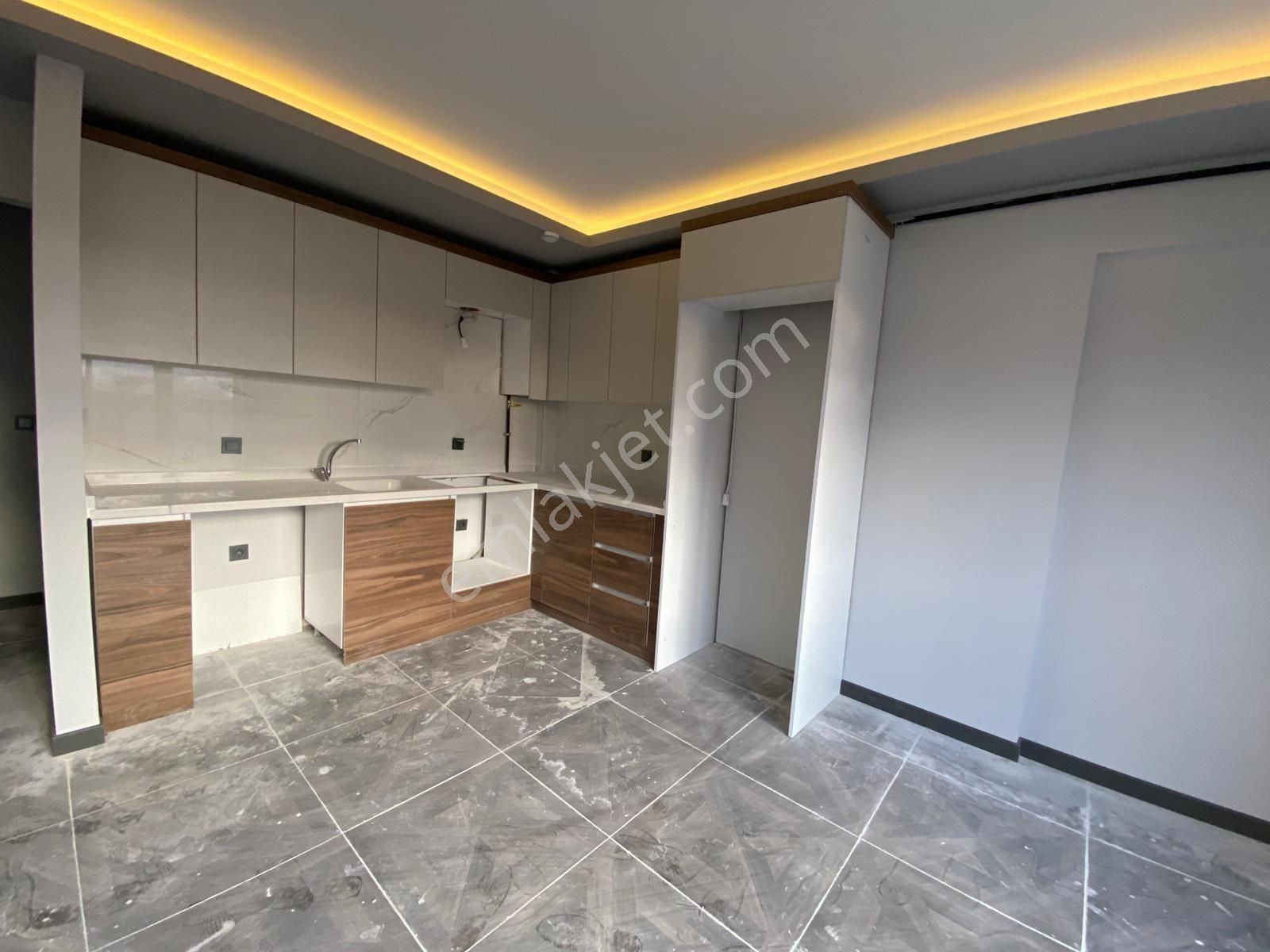 Dumlupınar Mahallesin'de Ara Katta Cadde Üzeri Satılık Daire - Görsel 7