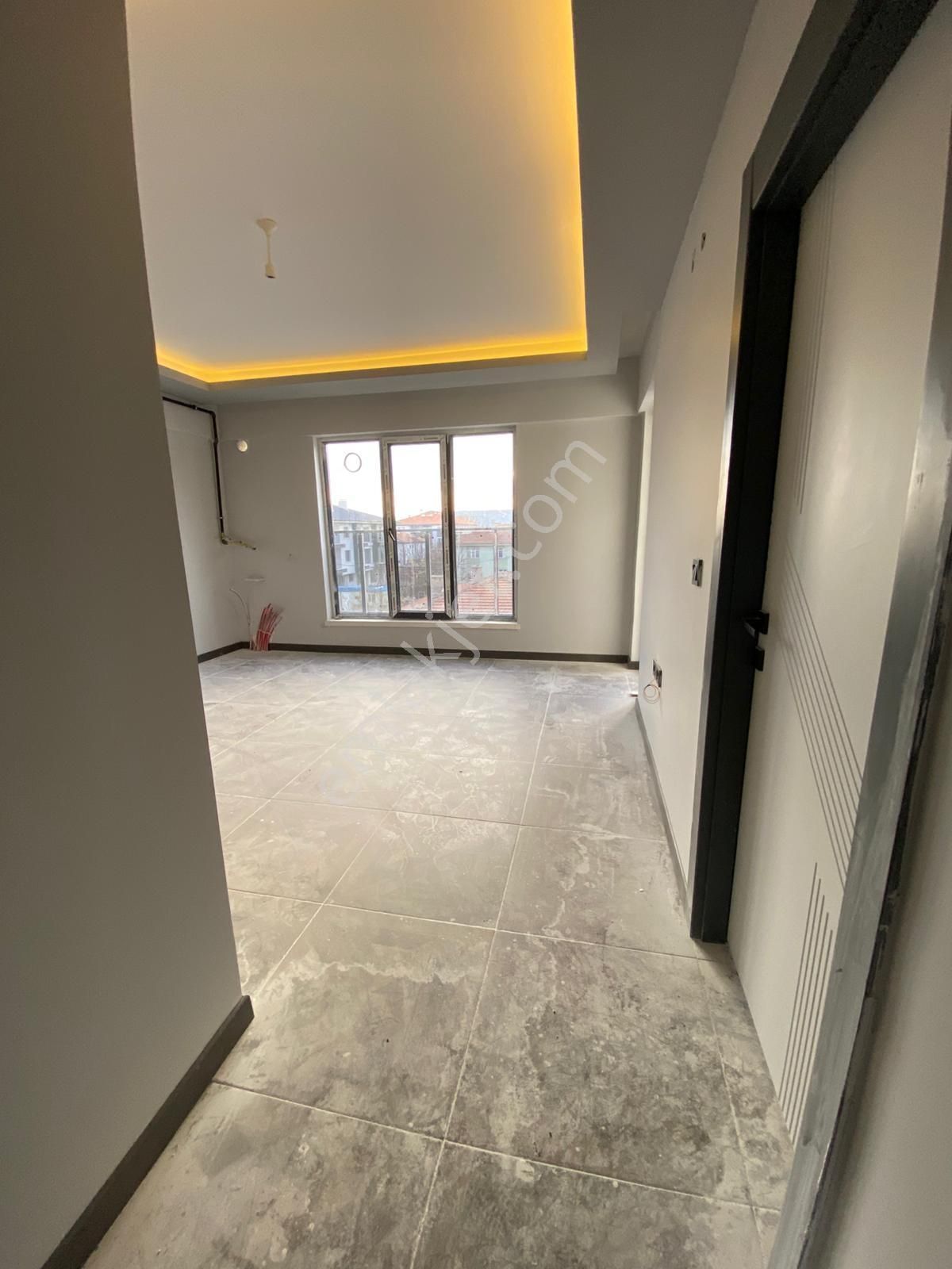 Dumlupınar Mahallesin'de Ara Katta Cadde Üzeri Satılık Daire - Görsel 8