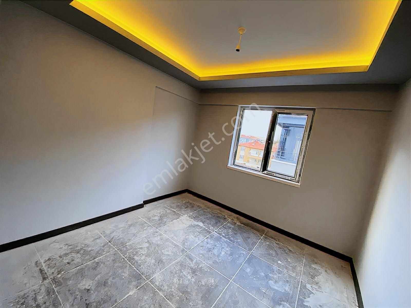 Dumlupınar Mahallesin'de Ara Katta Cadde Üzeri Satılık Daire - Görsel 16