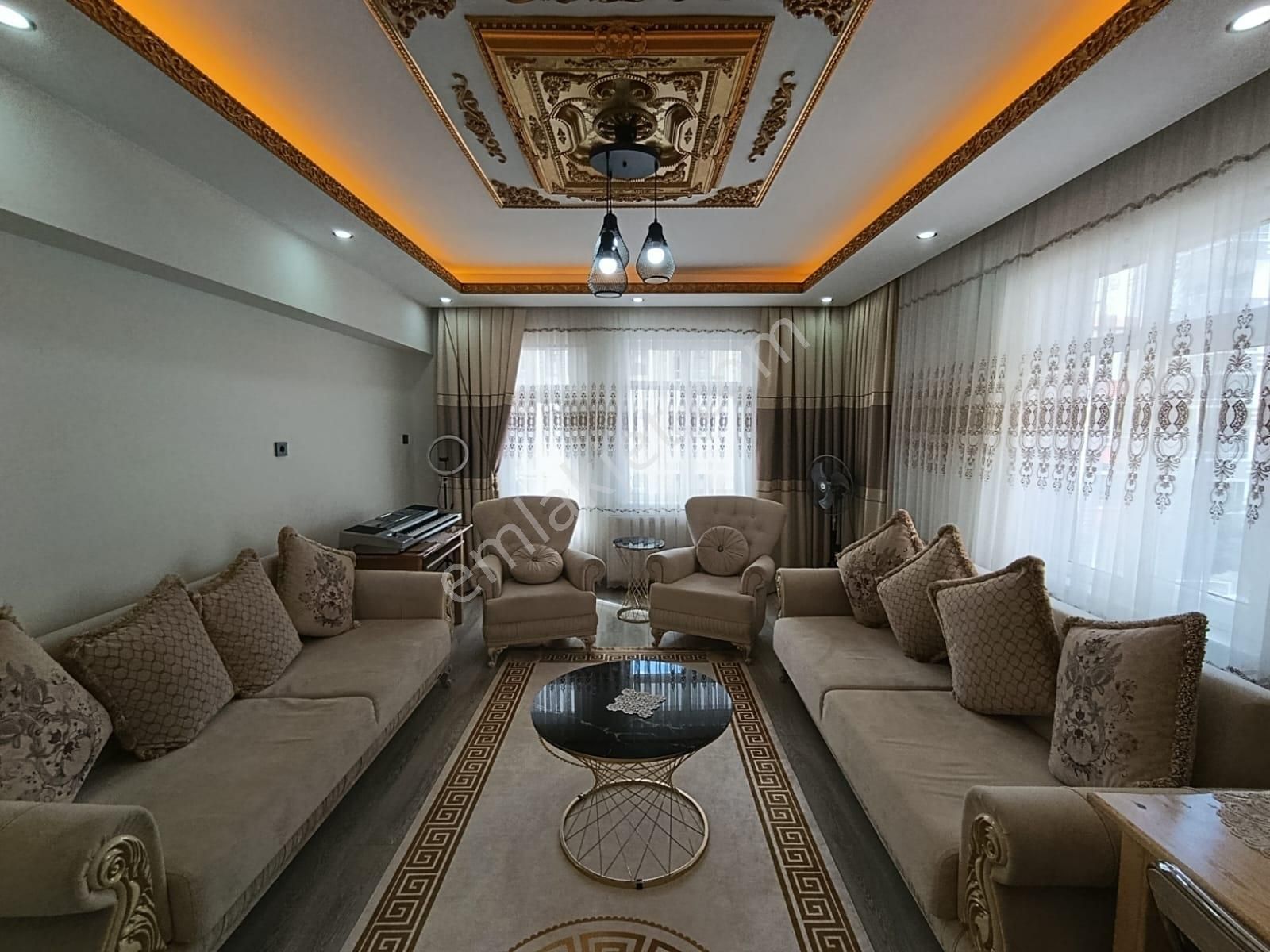 Mithatpaşa Mahallesi İçi Fuul+fuul Yapılı Kombili 3+1