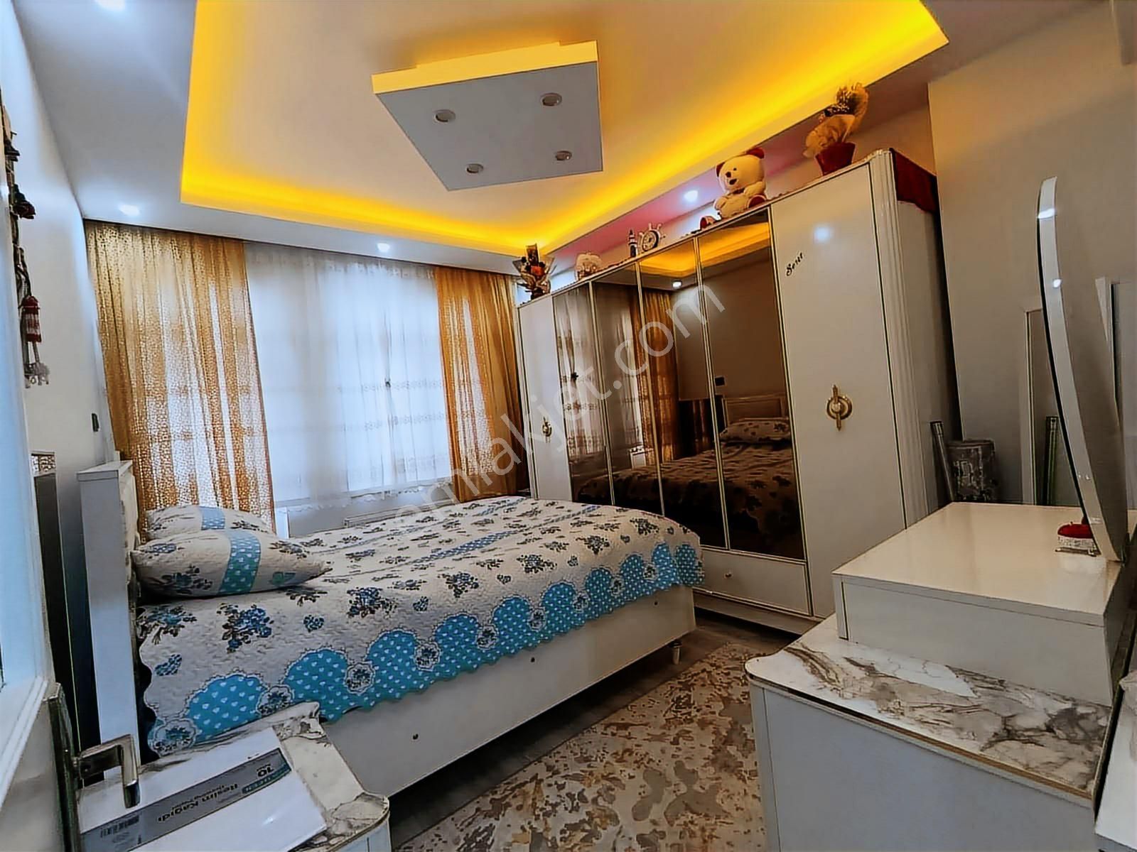 Mithatpaşa Mahallesi İçi Fuul+fuul Yapılı Kombili 3+1 - Görsel 23