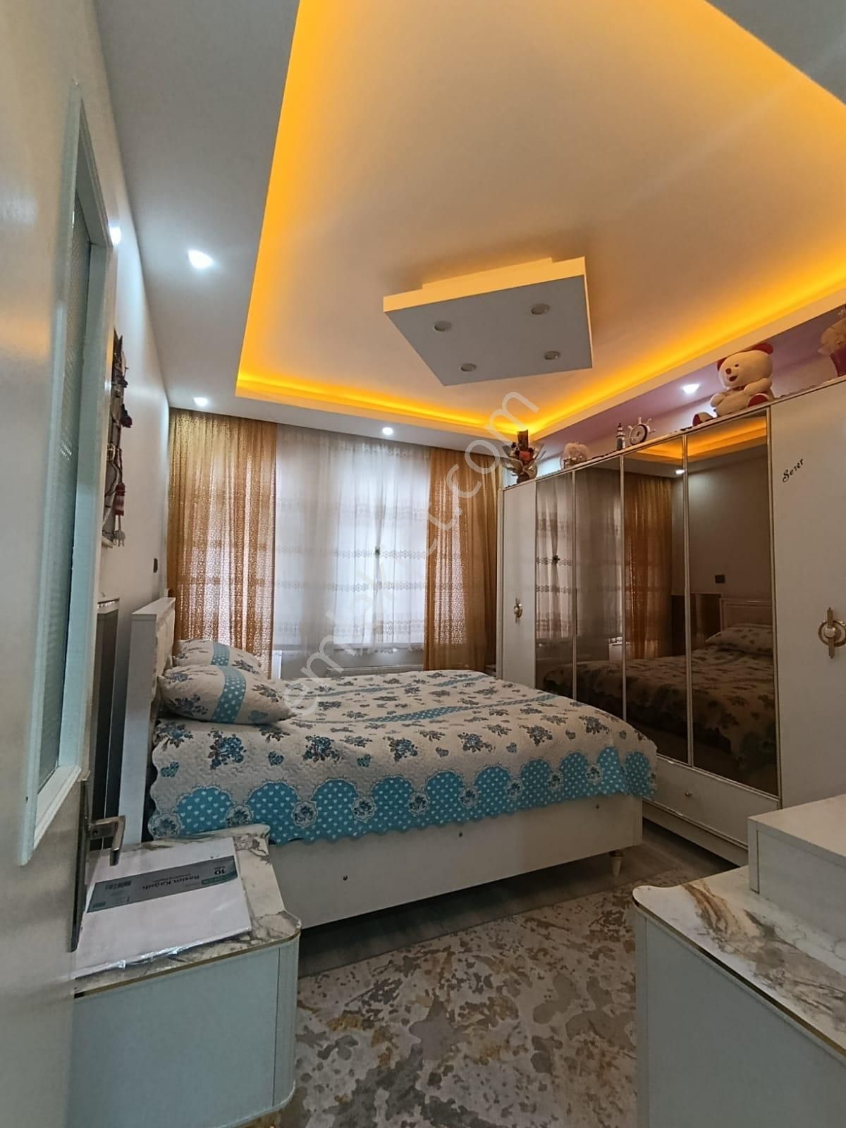 Mithatpaşa Mahallesi İçi Fuul+fuul Yapılı Kombili 3+1 - Görsel 4