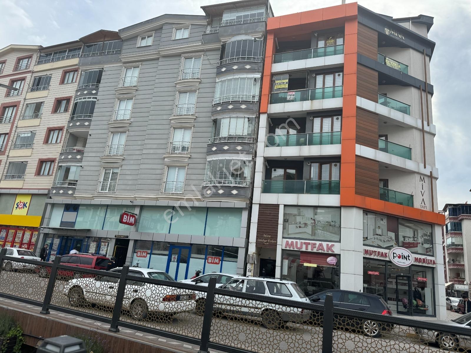 Cam Balkonlu Lüx Eşyalı Mobilyalı 1+1 Anayol Üstünde Satılık - Görsel 9