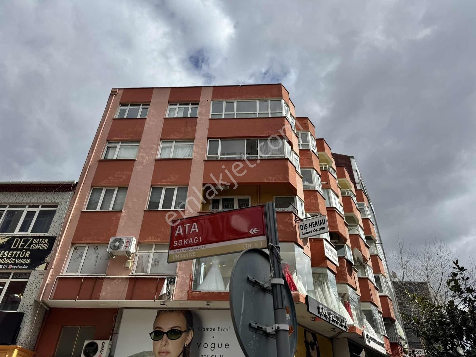 Ümraniye Çarşı Saat Kulesinin 3 Bina Yanında Fırsat 2+1 Daire ! - Görsel 2