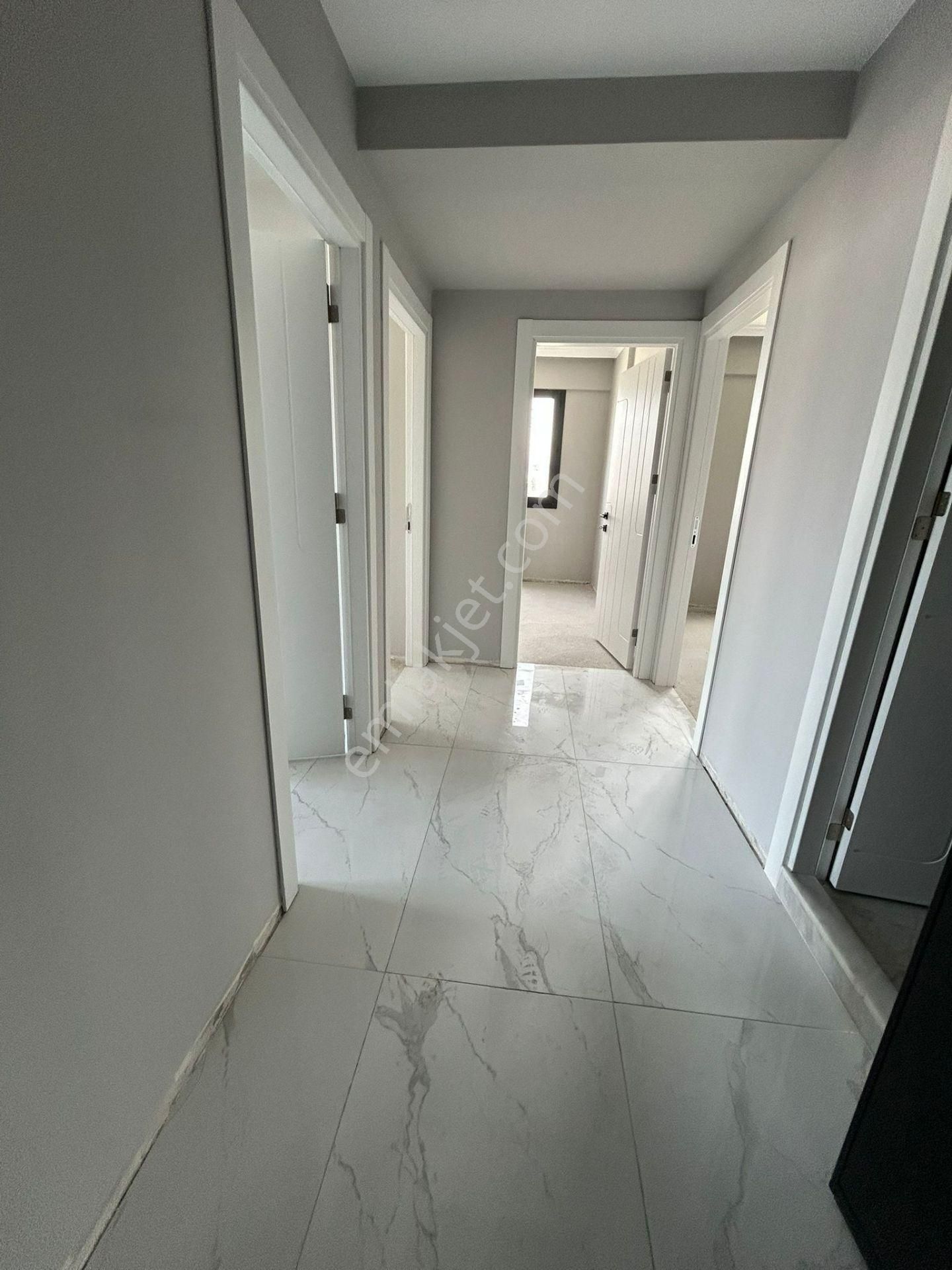 İzmir Gaziemir Sınırında Ebeveyn Banyolu 2+1 Kiralık Daire - Görsel 12