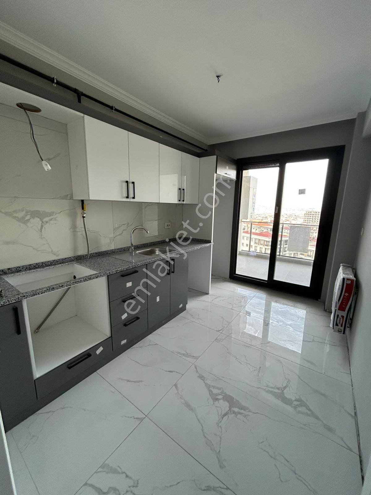 İzmir Gaziemir Sınırında Ebeveyn Banyolu 2+1 Kiralık Daire - Görsel 4