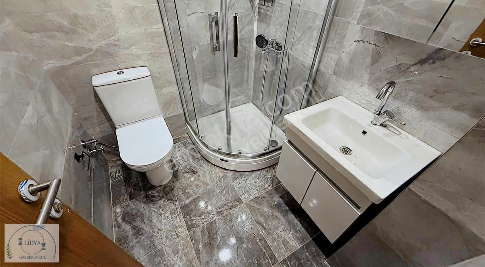 Kayışdağı Mh. Metroya10 Dk Sıfır Daire Full Eşyalı Otoparklı - Görsel 5