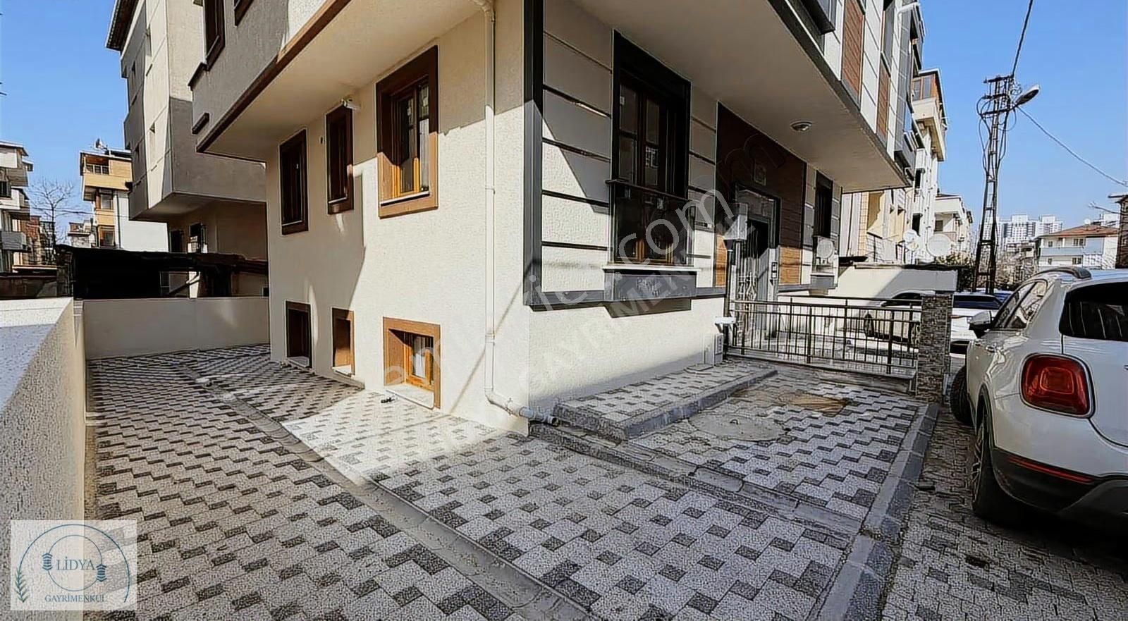 Kayışdağı Mh. Metroya10 Dk Sıfır Daire Full Eşyalı Otoparklı - Görsel 17