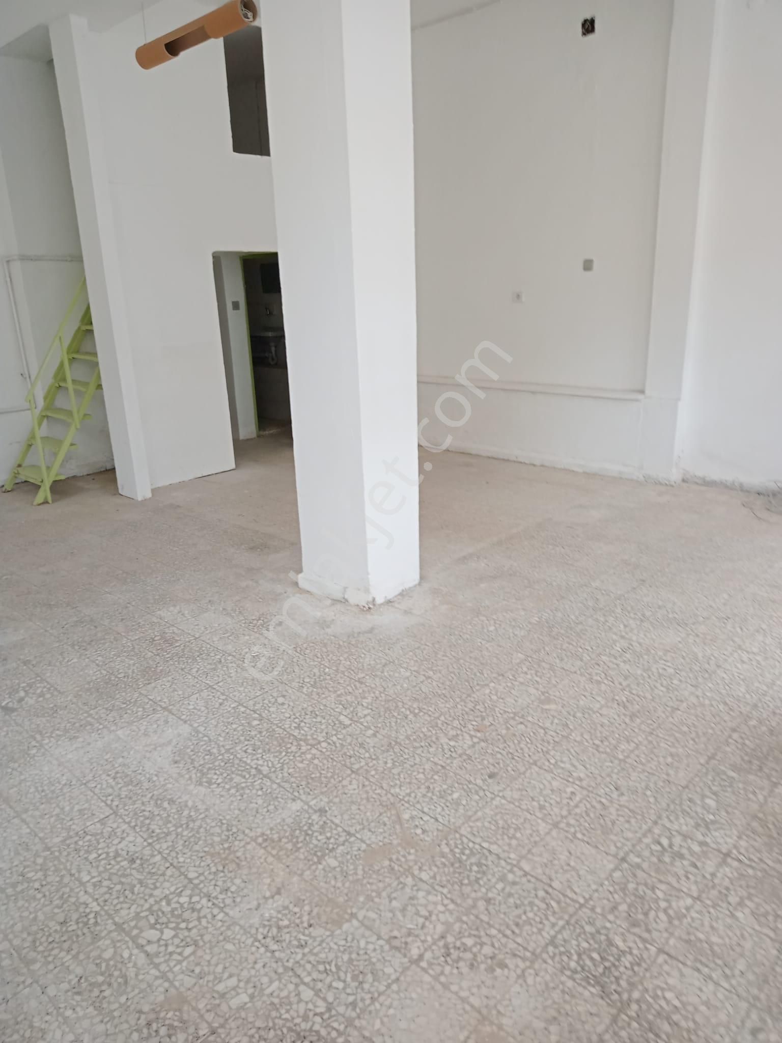 Minübüs Yoluna 400 Metre Mesafede, 50 M2 , Asma Katlı Dükkan - Görsel 6