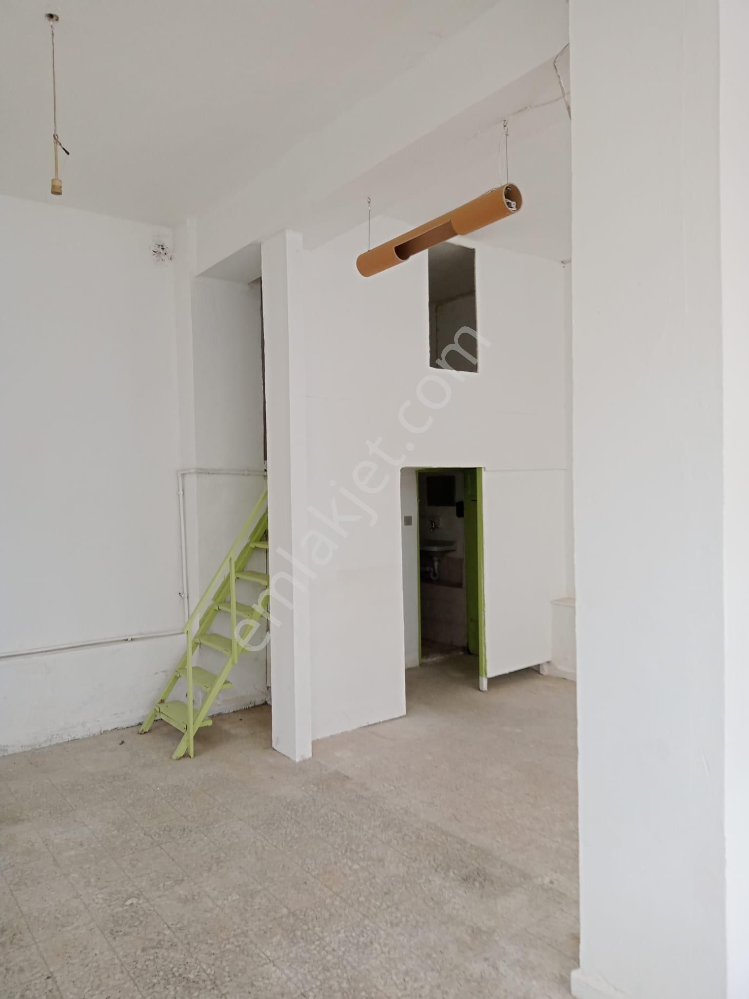 Minübüs Yoluna 400 Metre Mesafede, 50 M2 , Asma Katlı Dükkan - Görsel 2