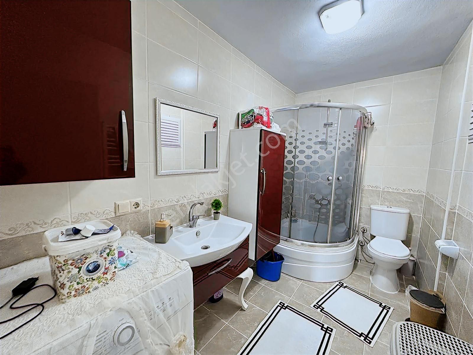 Emine Akerden Fenk Mahallesinde 13 Yaşında Arakat 3+1 Daire - Görsel 25