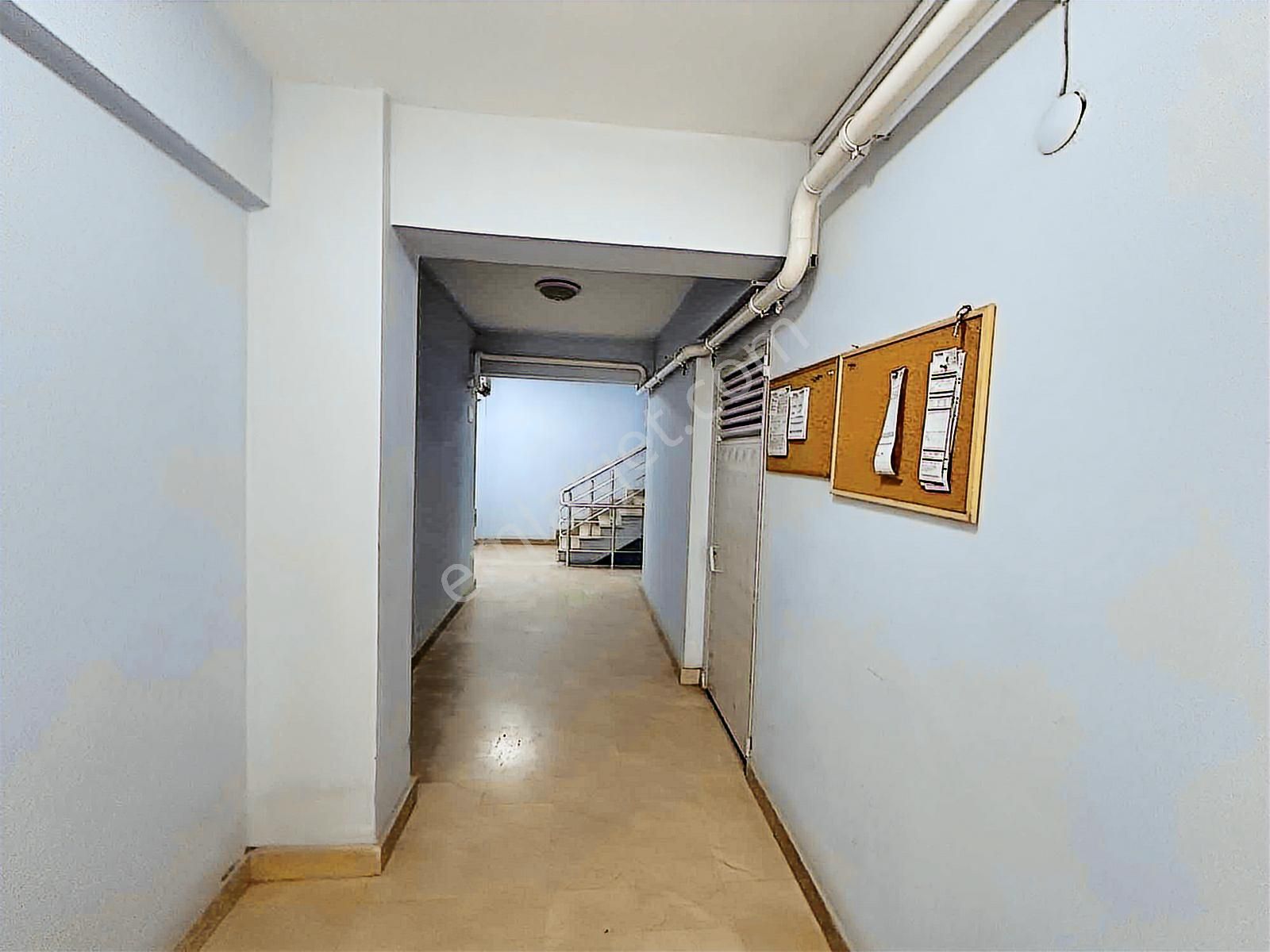 Emine Akerden Fenk Mahallesinde 13 Yaşında Arakat 3+1 Daire - Görsel 33