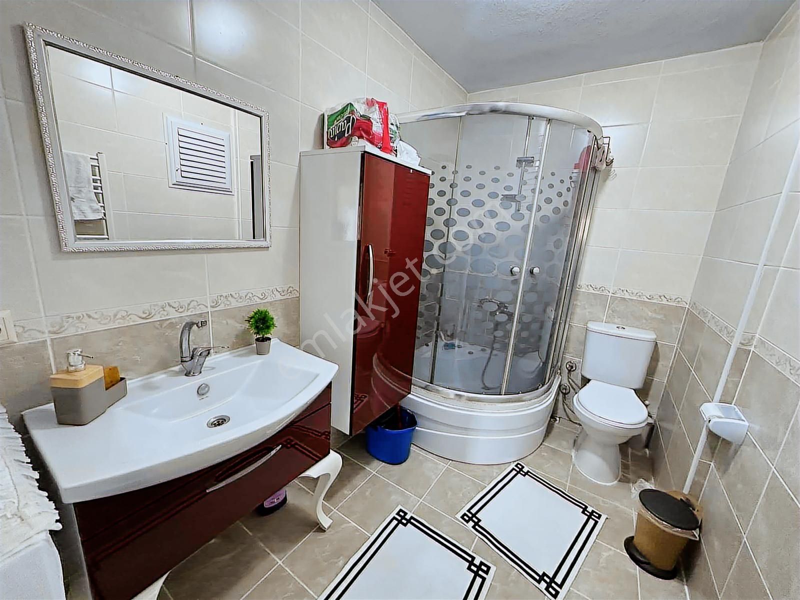 Emine Akerden Fenk Mahallesinde 13 Yaşında Arakat 3+1 Daire - Görsel 24