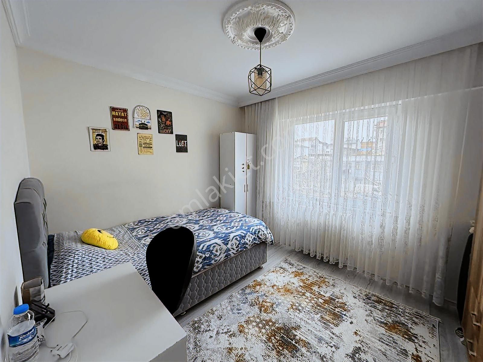 Emine Akerden Fenk Mahallesinde 13 Yaşında Arakat 3+1 Daire - Görsel 21