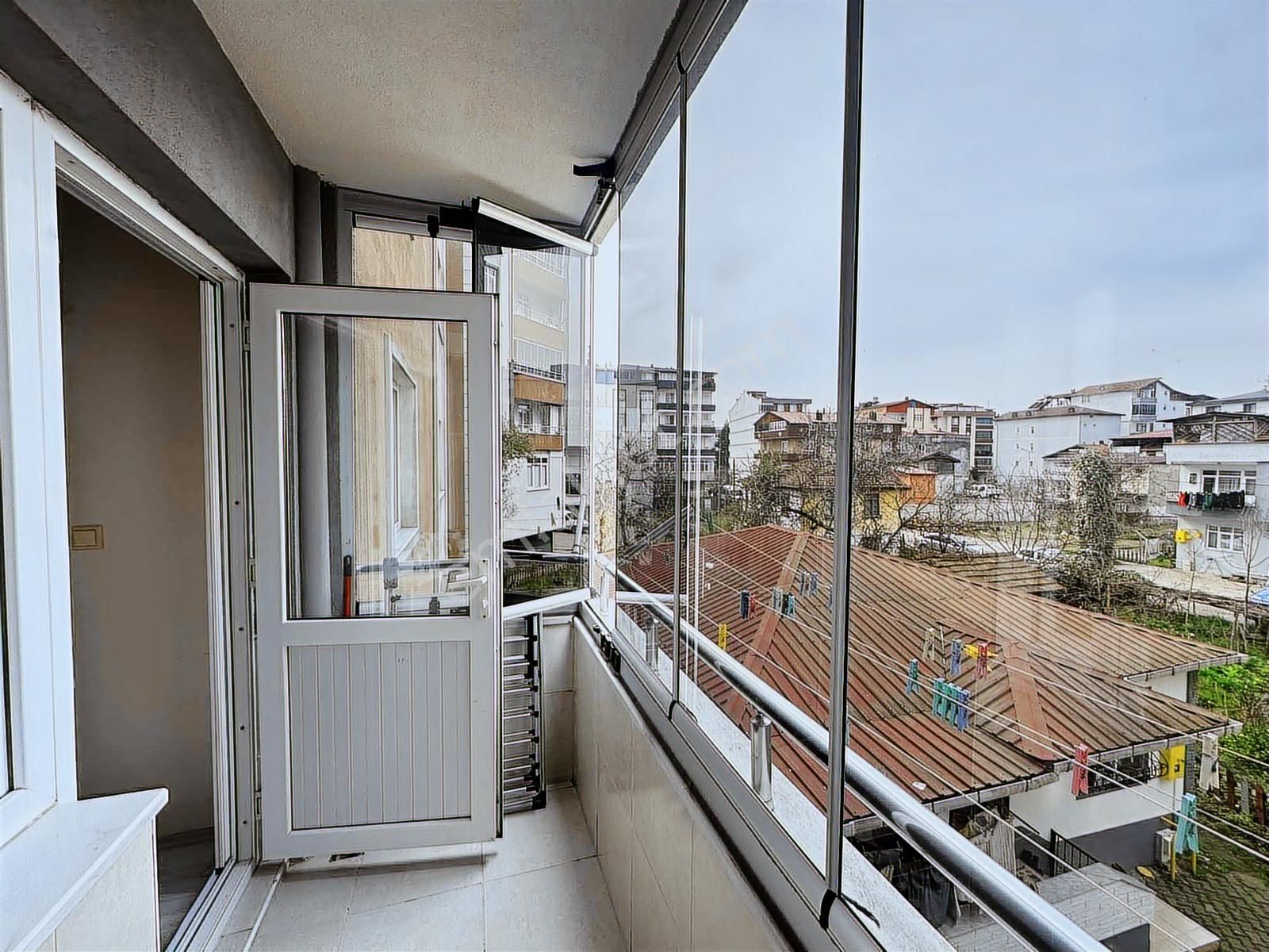 Emine Akerden Fenk Mahallesinde 13 Yaşında Arakat 3+1 Daire - Görsel 23