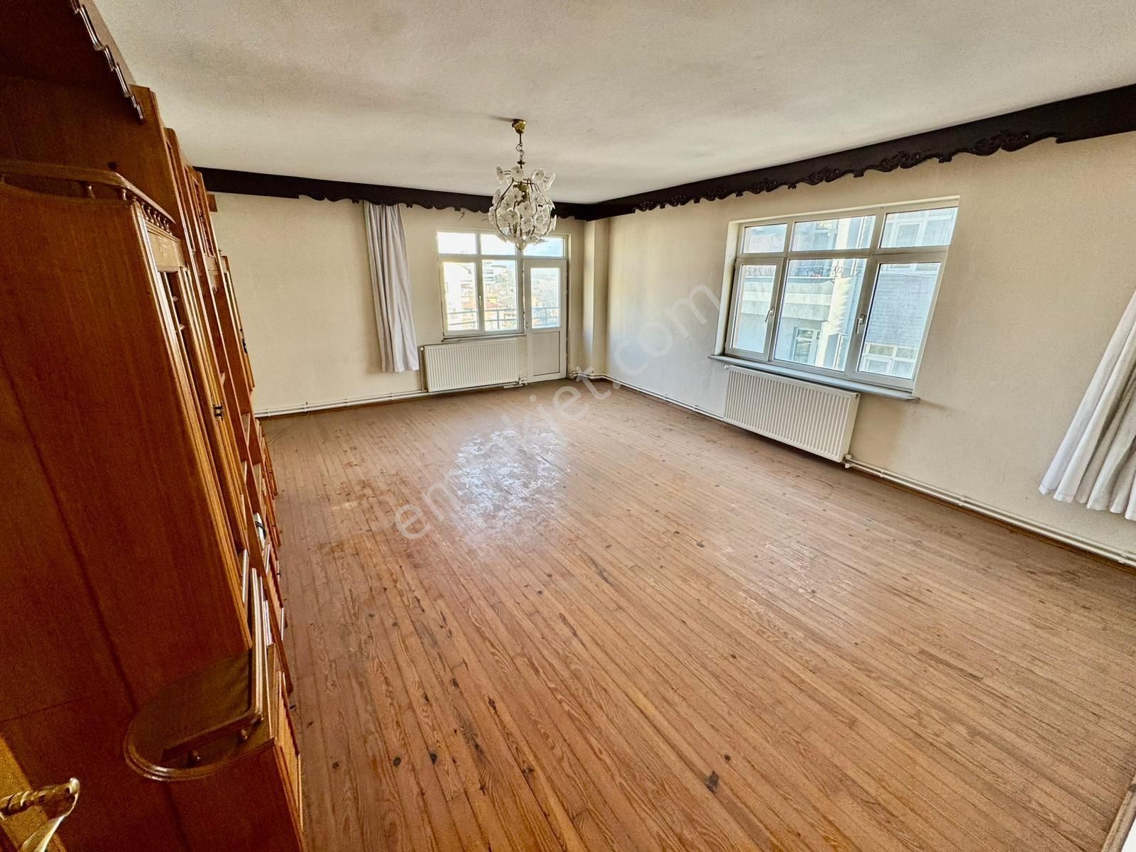 Lerox Uçar'dan Fenk Mahallesinde Çarşıya Pazara Yakın Daire! - Görsel 7