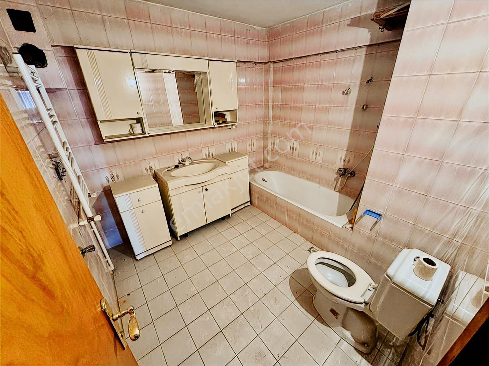 Lerox Uçar'dan Fenk Mahallesinde Çarşıya Pazara Yakın Daire! - Görsel 16