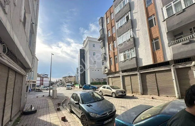 Lerox Uçardan Öğretmenevi Arkasında Satılık Dükkan!