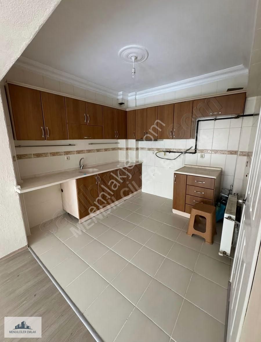 Merkez Barbaros Mahallesinde Kiralık Arakat 3+1 Daire - Görsel 13