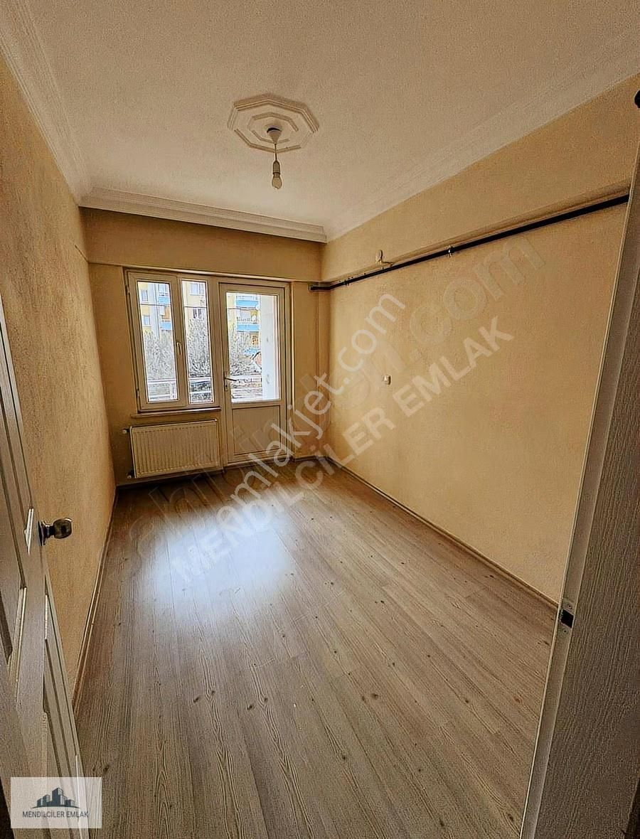 Merkez Barbaros Mahallesinde Kiralık Arakat 3+1 Daire - Görsel 4