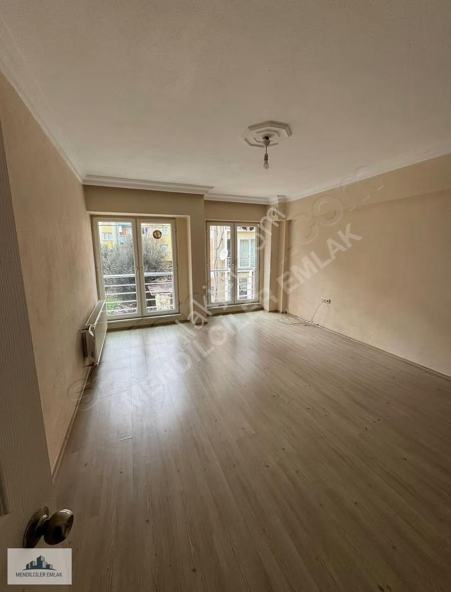 Merkez Barbaros Mahallesinde Kiralık Arakat 3+1 Daire - Görsel 2