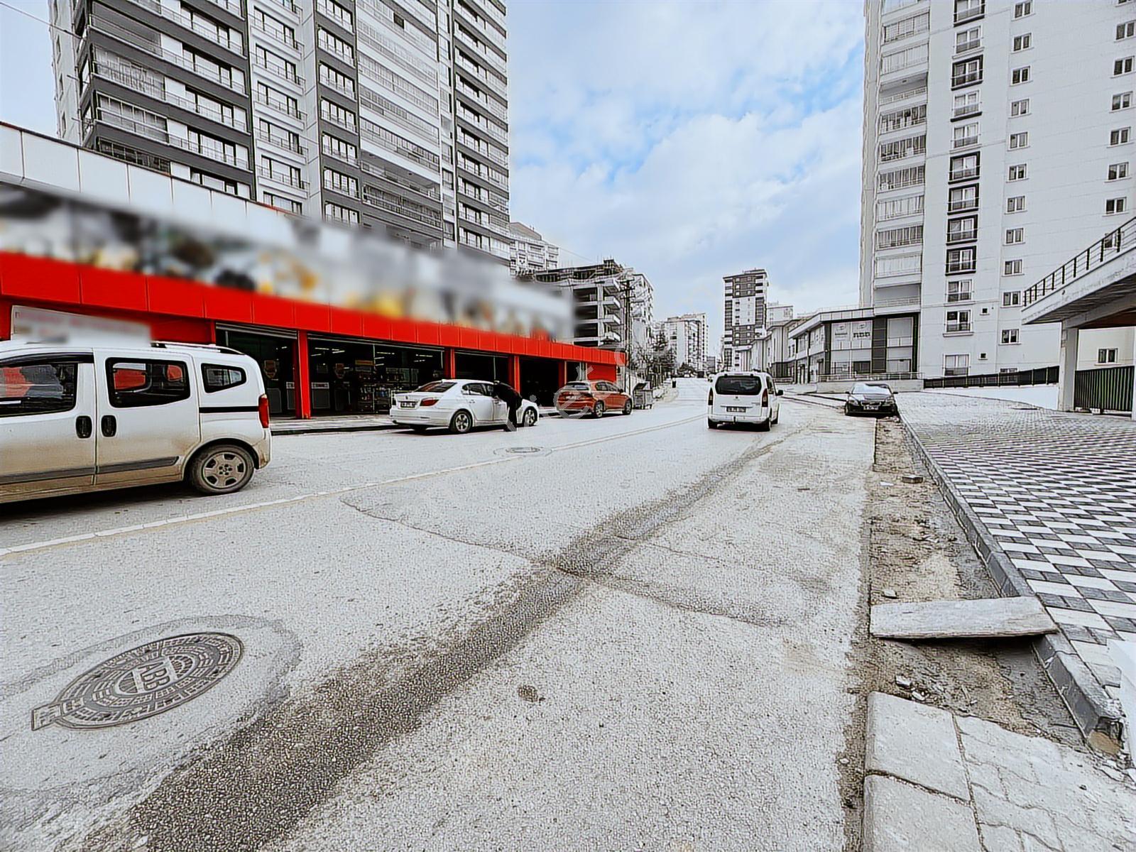 Barıştepe Demirdağ Cad Üzeri 1750m2 Hazır Kiracılı Satlık Dükkan - Görsel 23