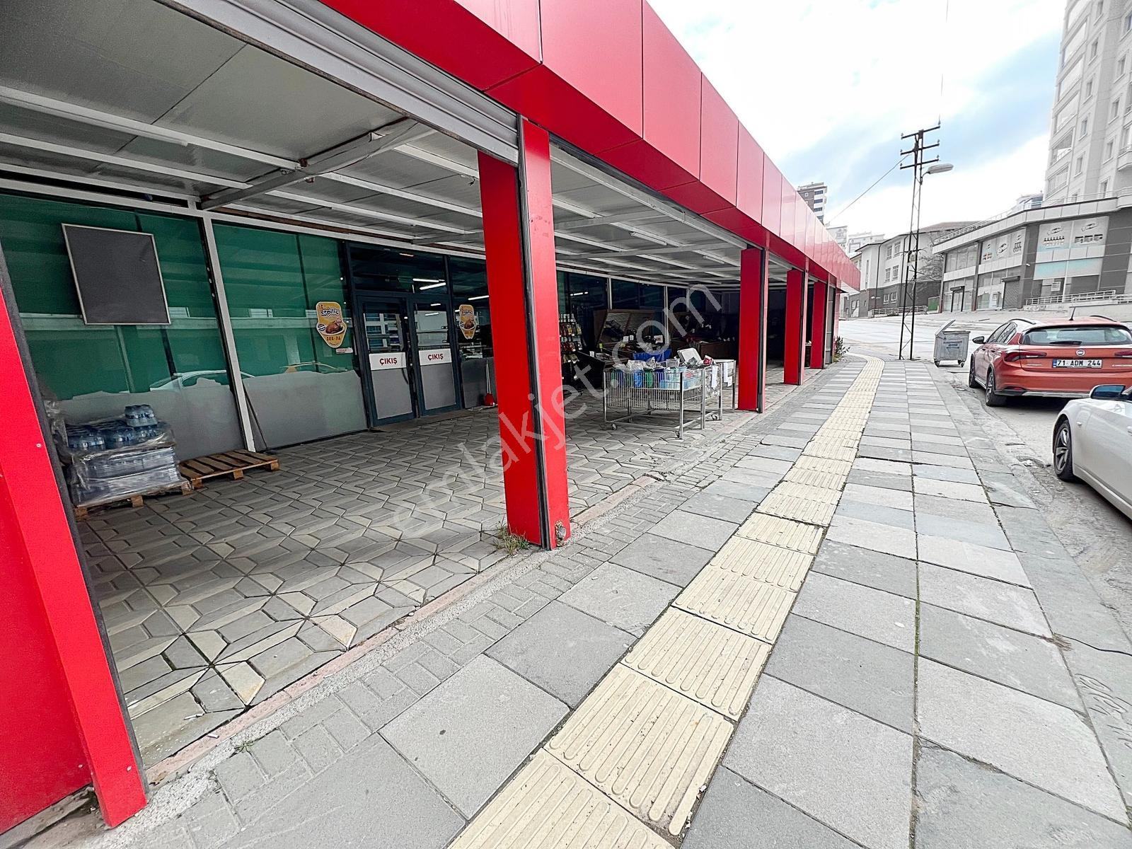 Barıştepe Demirdağ Cad Üzeri 1750m2 Hazır Kiracılı Satlık Dükkan - Görsel 21