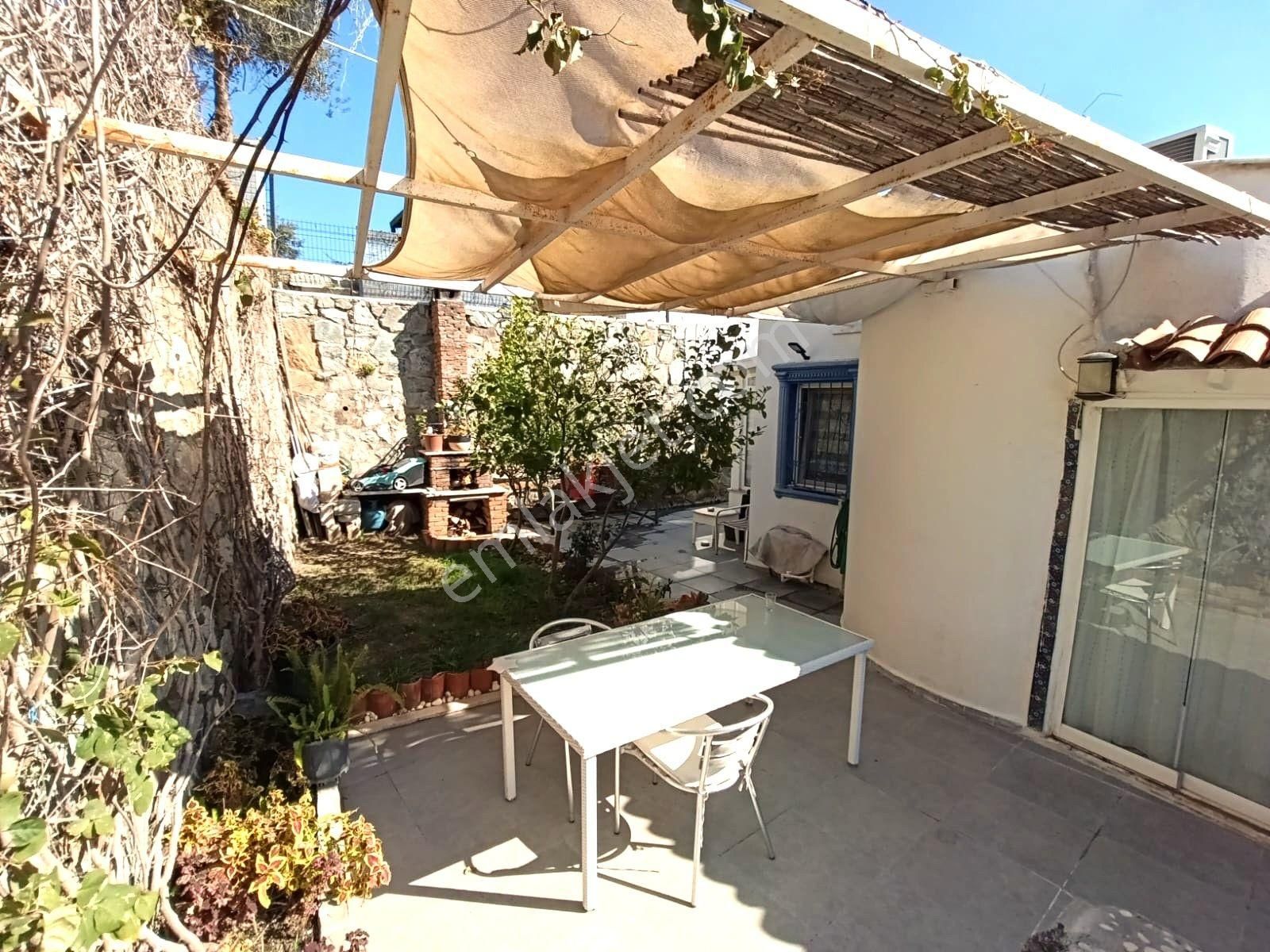 Bodrum Gümüşlükte Satılık Özel Plajlı Sitede Müstakil Bahçeli Villa - Görsel 4