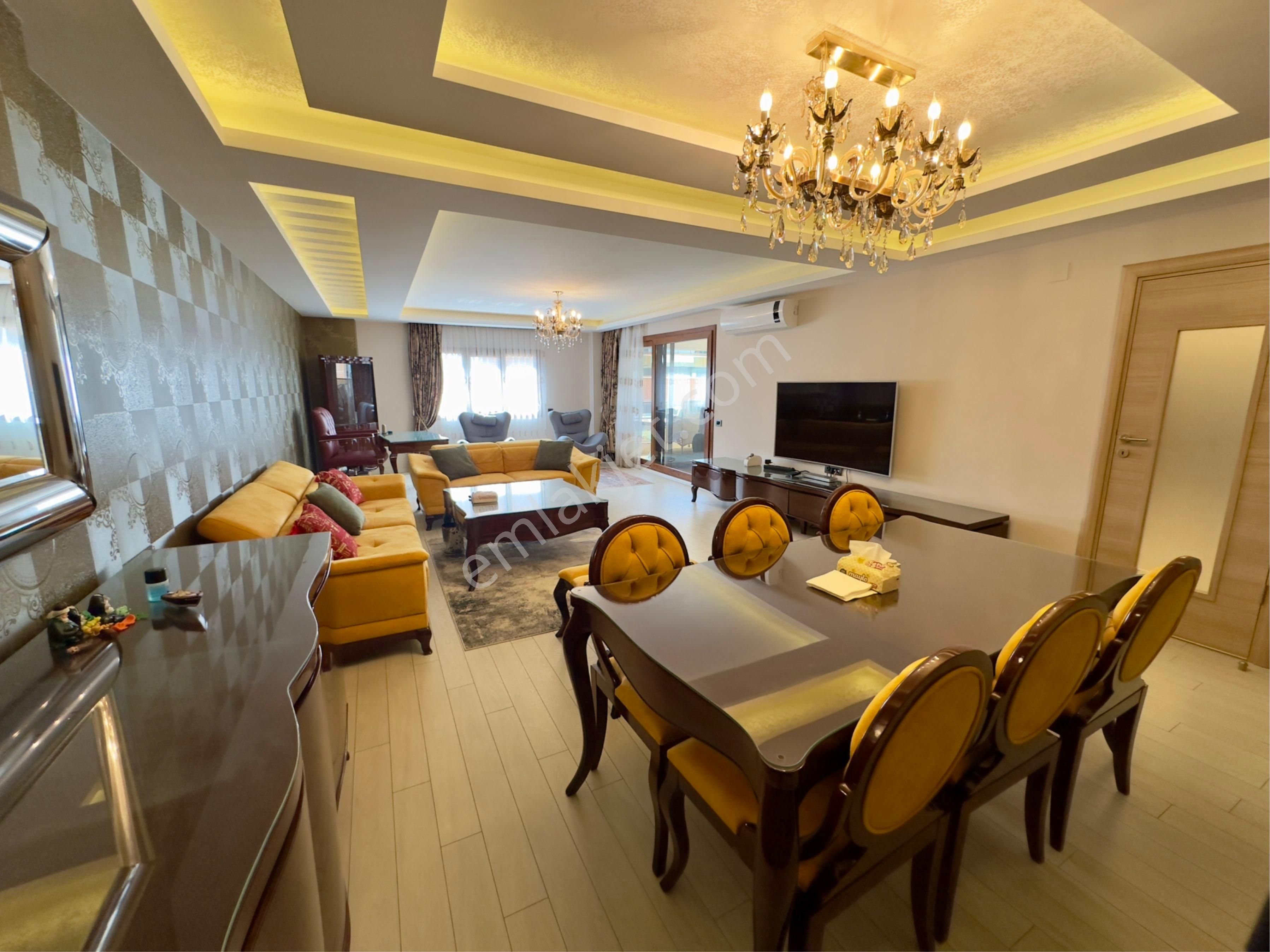 Kuşadası Satılık Trendroyal1 Sitesinde Deniz Manzaralı 4+1 Daire - Görsel 4