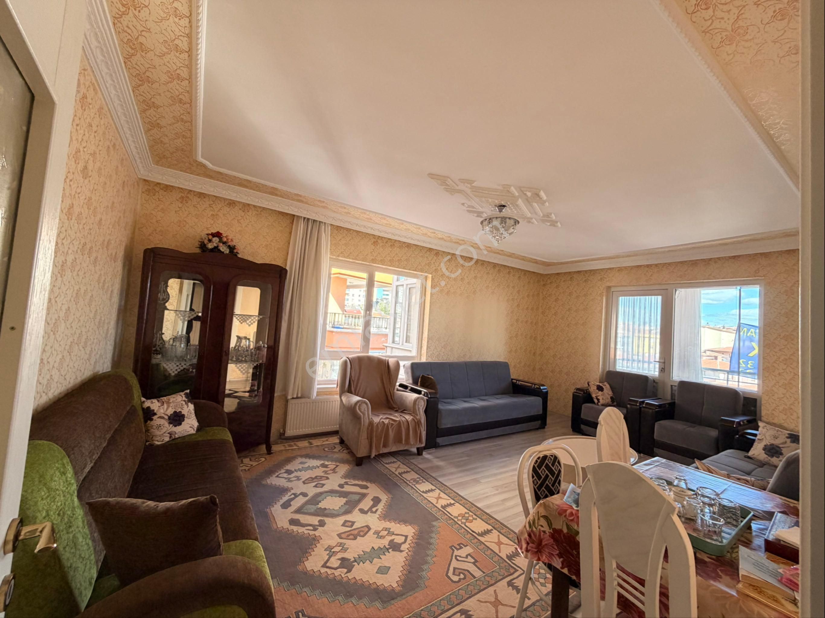 Osmangazi Mah Asansörlü 2 Cepheli E.banyolu Lüx Geniş 3+1